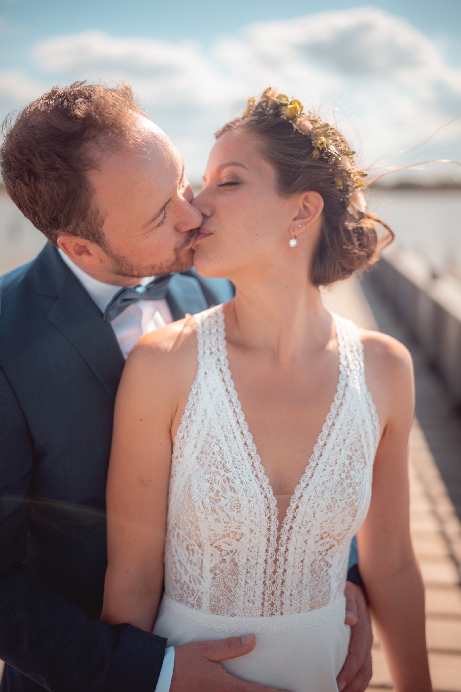 Nahaufnahme Kuss des Brautpaares