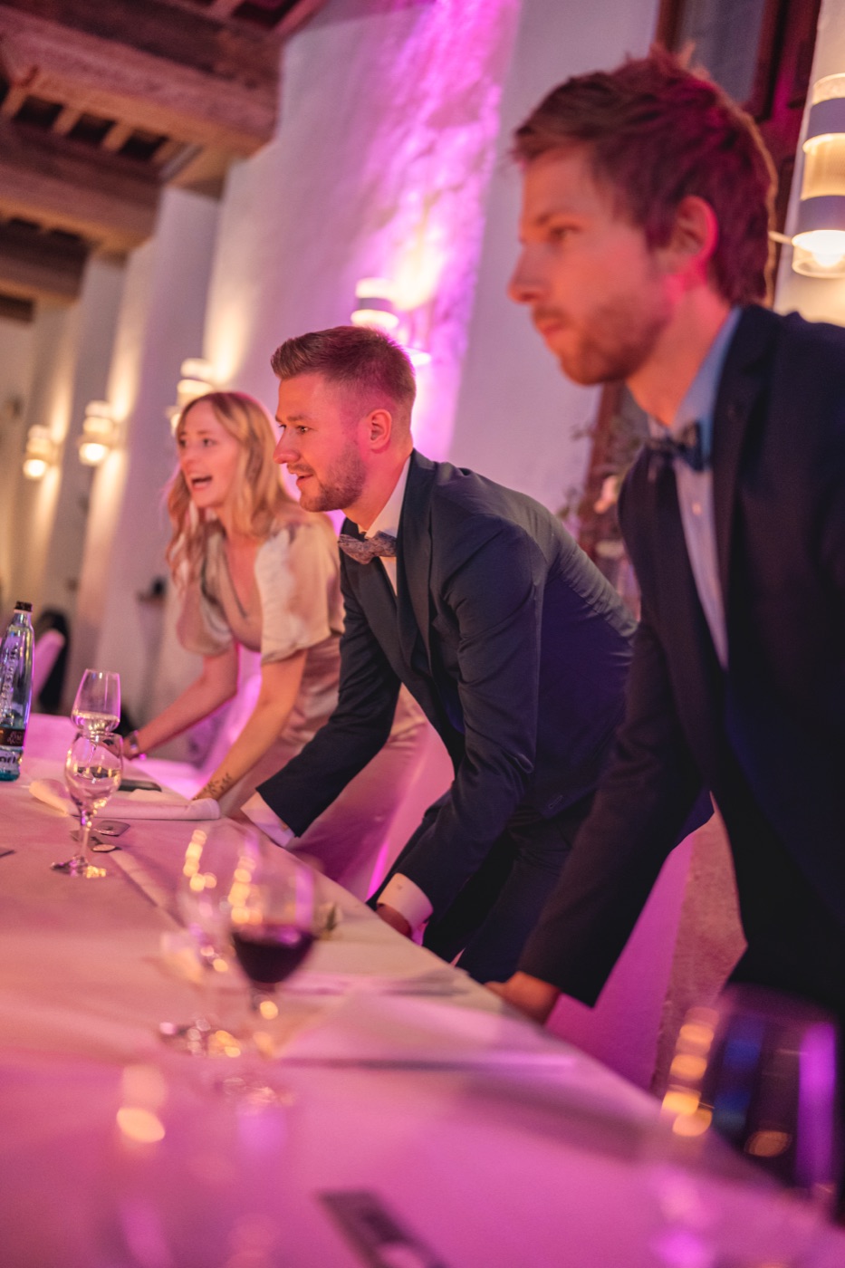 Ausgelassene Stimmung auf der Hochzeitsfeier