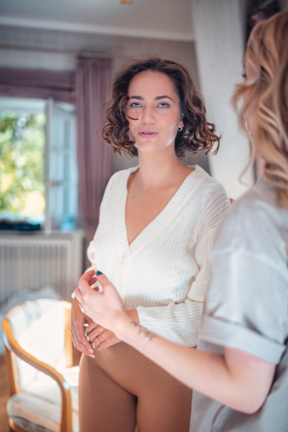 Vorbereitungen am Hochzeitsmorgen – Details und Emotionen