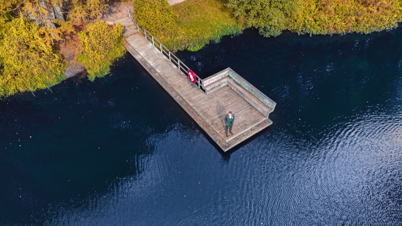 First Look Moment – authentische Hochzeitsfotografie