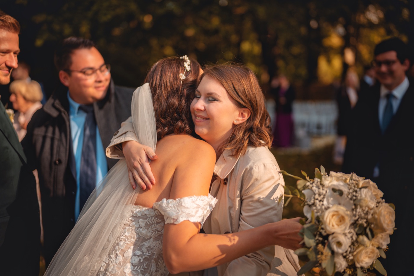 Brautpaarshooting nach der Trauung im Schlosspark Reinbek