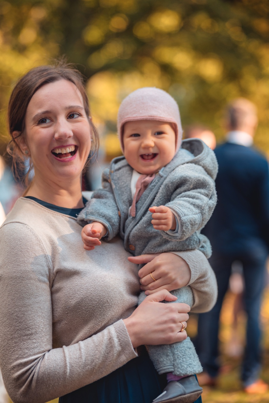 Romantische Bilder nach der Trauung im Abendlicht