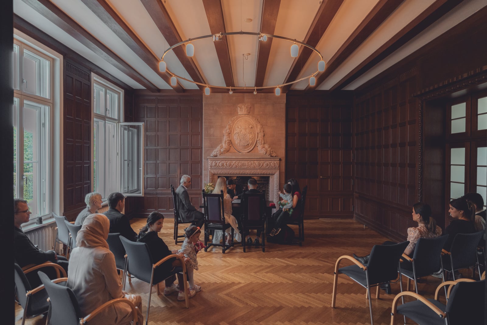 Brautpaar vor dem Berner Schloss Hamburg